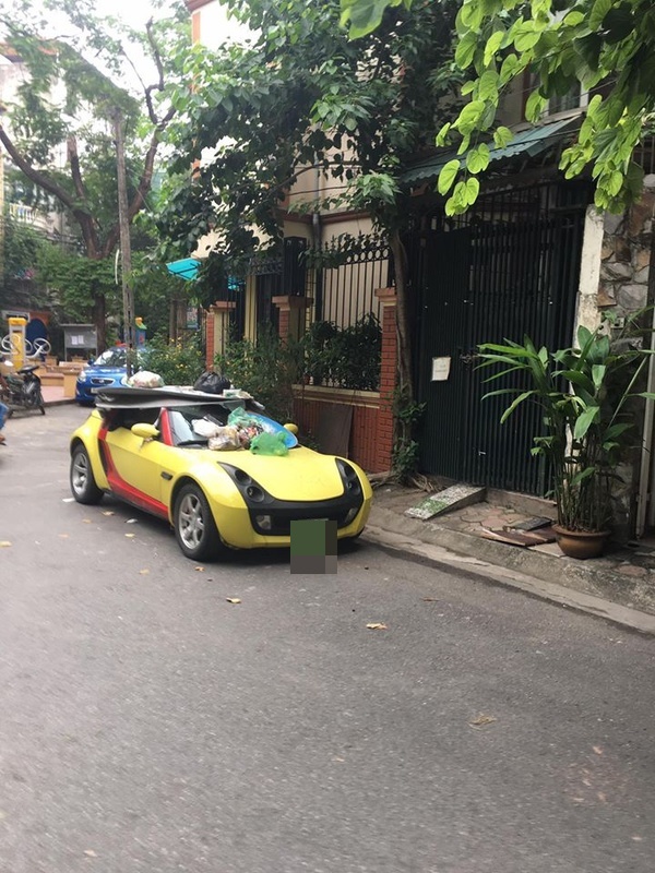 do xe thieu y thuc tai xe smart roadster nhan ngay mon qua dat gia