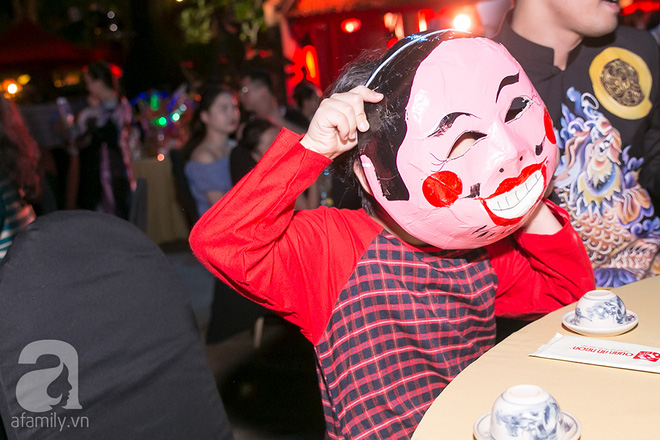 3 nhoc ty nha mc phan anh lon phong phao khi dien ao dai do