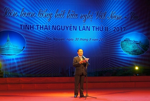 tinh huu nghi viet lao tham dam qua tung loi ca dieu mua