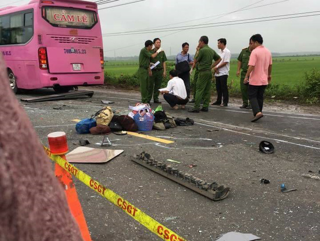 6 nguoi tu vong tai cho nhieu nguoi bi thuong sau vu va cham nghiem trong giua 2 xe khach