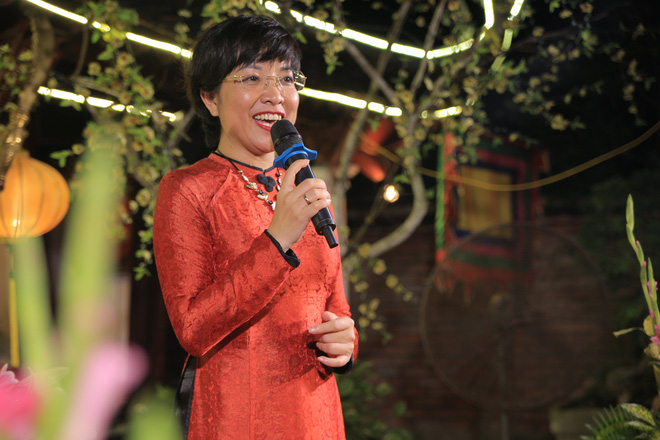 mc thao van bat ngo the hien giong hat trong le gio to nghe