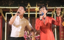 mc thao van bat ngo the hien giong hat trong le gio to nghe