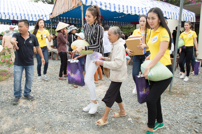 a hau le hang that bai vi nghi minh khong du dep va tri thuc