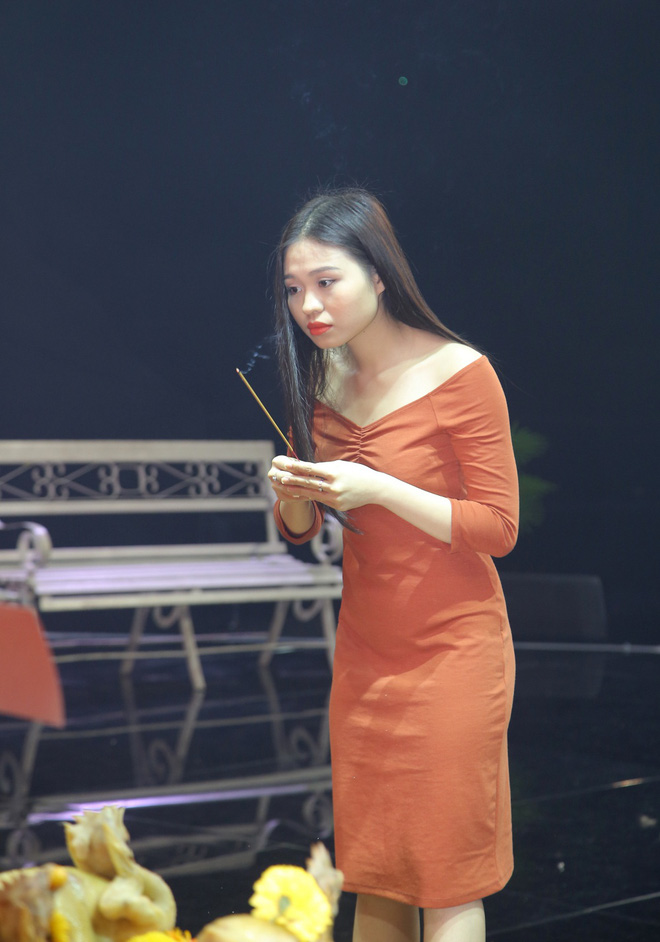 phi nhung an van gian di ngot ngao hat voi ngoc son trong ngay gio to nghe