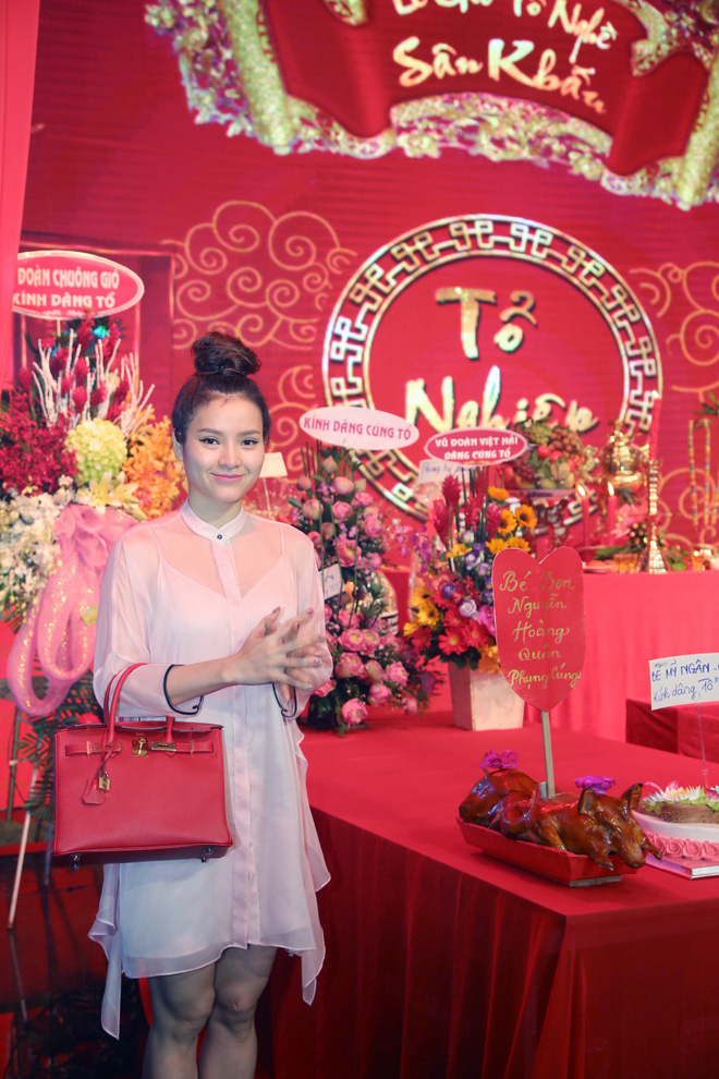 phi nhung an van gian di ngot ngao hat voi ngoc son trong ngay gio to nghe