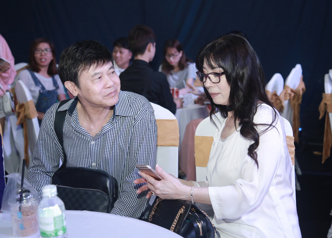 phi nhung an van gian di ngot ngao hat voi ngoc son trong ngay gio to nghe