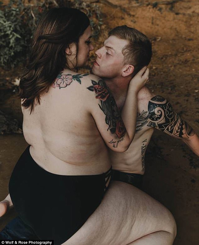 chup xong bo anh nang map chang gay gay sot mang xa hoi co nang bi sep duoi viec ngay lap tuc