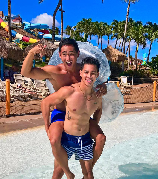 ho vinh khoa khoe anh cuoi ngot ngao voi ban trai