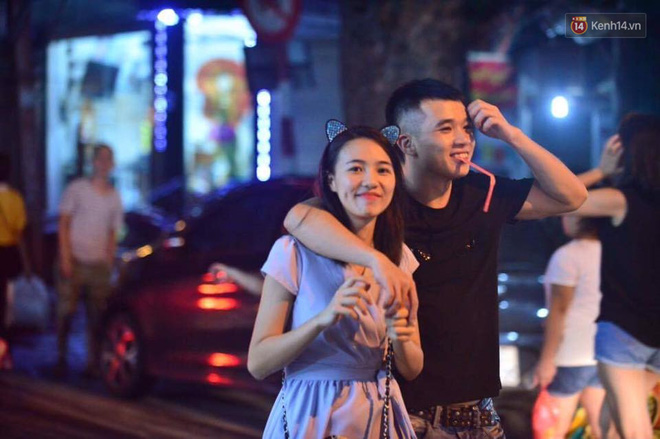 chum anh canh tuong dong duc den nghet tho tai ha noi va sai gon truoc them trung thu