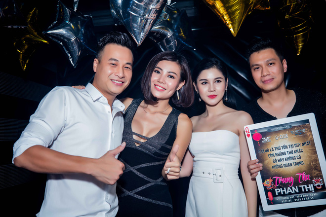 tap doan phan thi hoi ngo quay tung bung
