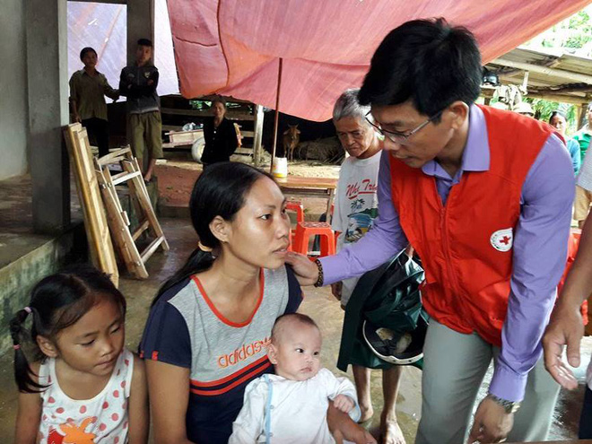 set bat ngo danh trung giuong khi ca nha dang ngu bo va con gai tu vong tai cho