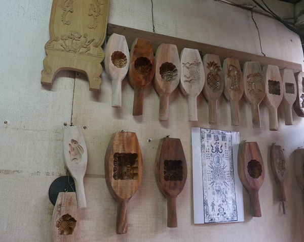 gap nguoi tho lam khuon banh trung thu cuoi cung cua ha noi
