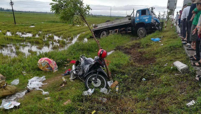 mua banh ve to chuc trung thu mot phu nu tu vong thuong tam sau va cham voi xe bon