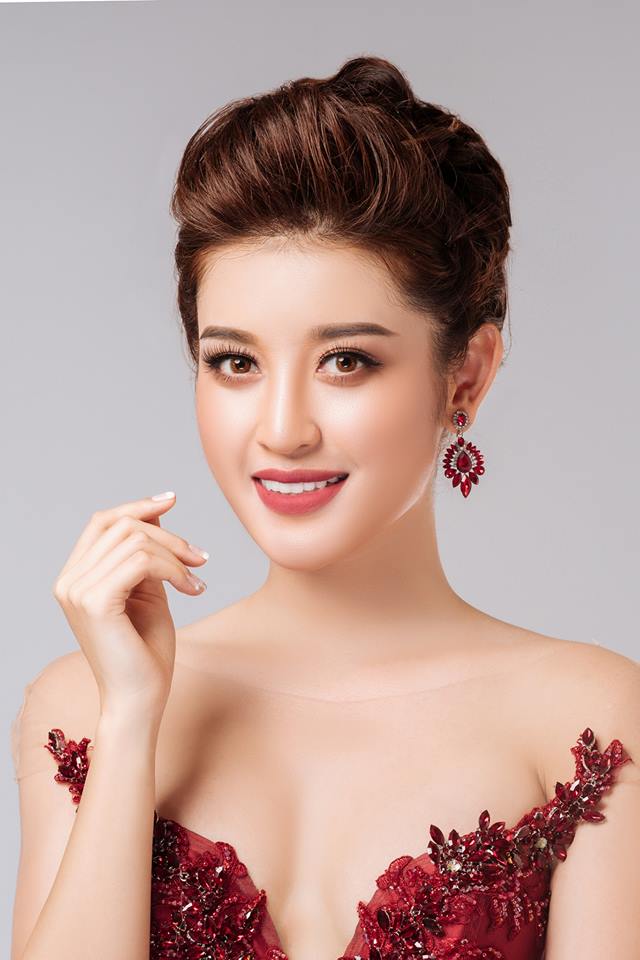 than hinh hoan hao cua a hau huyen my trong bo bikini do ruc