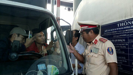 bot bien hoa tai xe quyet khong di neu nhan vien khong thu tien ve