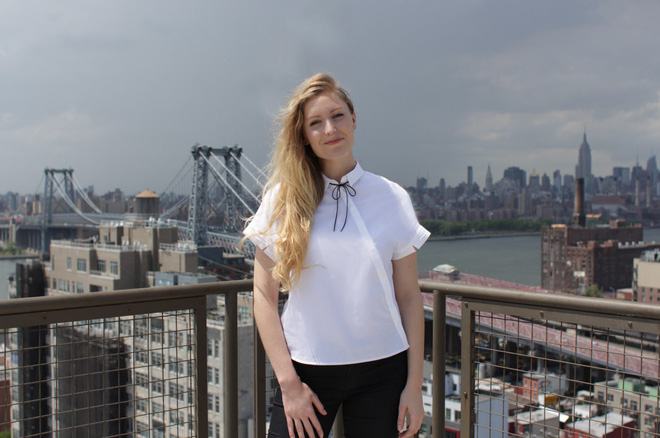 xinh dep thanh cong va tien chang thieu nhung nu giam doc nay di lam chi mac mot kieu do suot 3 nam troi