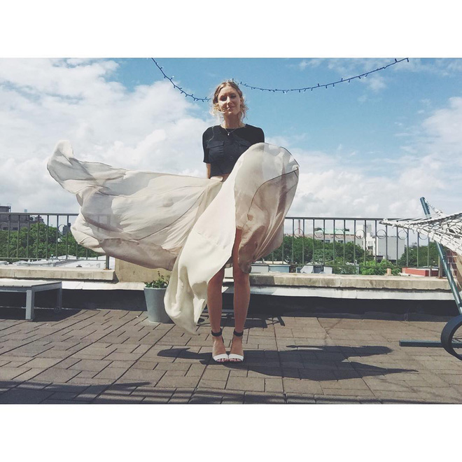 xinh dep thanh cong va tien chang thieu nhung nu giam doc nay di lam chi mac mot kieu do suot 3 nam troi