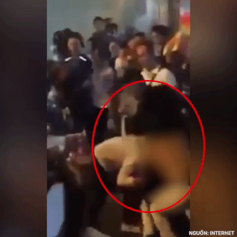 co gai tre bi lot do tai pho hang ma dem trung thu toi bi nguo i phu nu ca n va o ma t nen mo i co ha nh dong tu ve