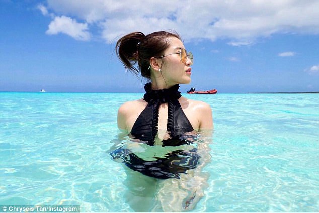 cuoc song xa hoa cua tieu thu xinh dep nha ty phu malaysia gan mot nam ma vi vu toi 16 quoc gia