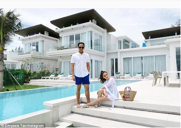 cuoc song xa hoa cua tieu thu xinh dep nha ty phu malaysia gan mot nam ma vi vu toi 16 quoc gia