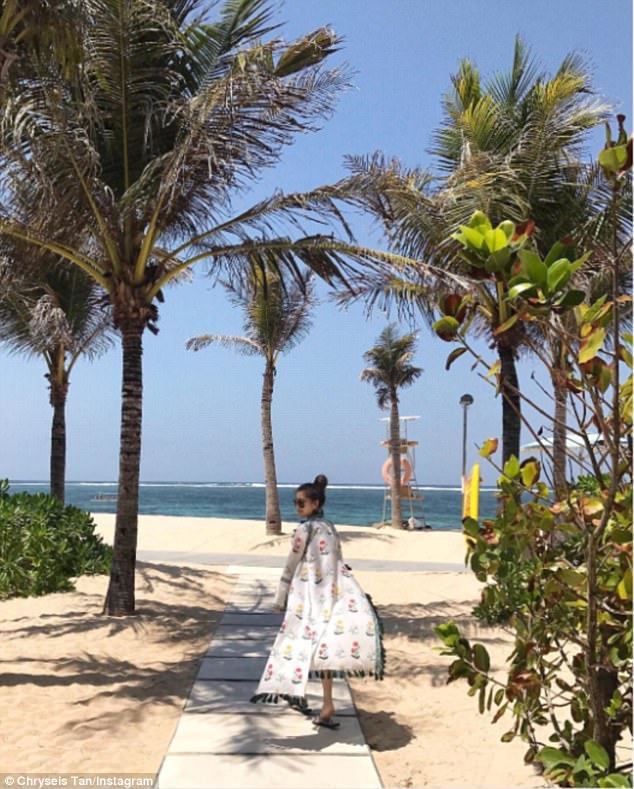 cuoc song xa hoa cua tieu thu xinh dep nha ty phu malaysia gan mot nam ma vi vu toi 16 quoc gia