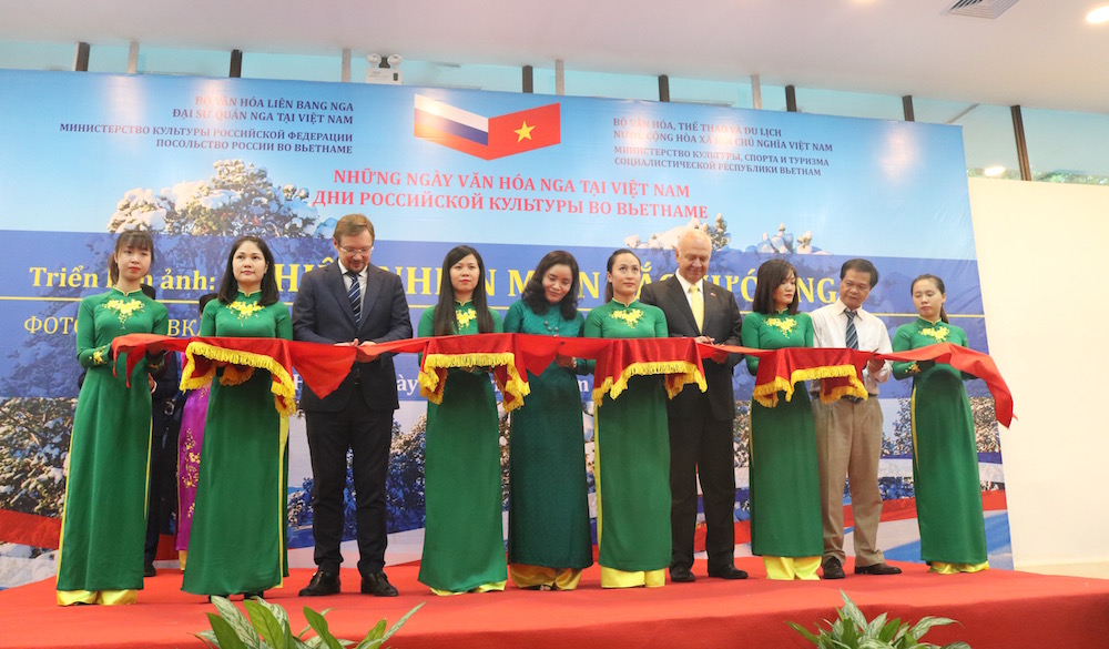 soi dong nhung ngay van hoa nga tai viet nam