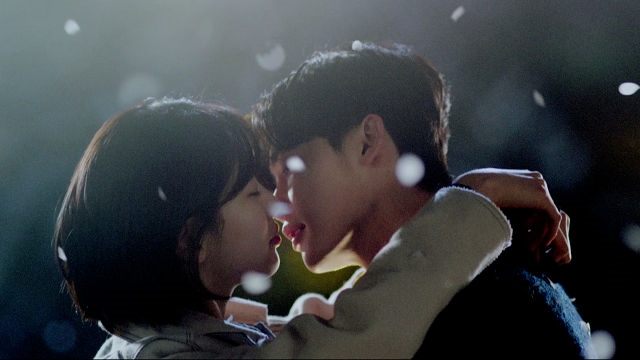 suzy bat dau mo sai tu khi gap lee jong suk