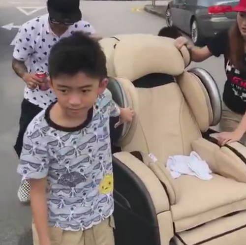 truong ba chi duoc khen ngoi la nguoi me gioi khi day con giup do nguoi lon