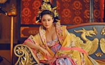trieu phi yen tu ky nu len lam hoang hau trung hoa ngang nhien ngoai tinh cung ca dan trai tre