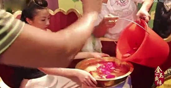 su that hai huoc sau nhung canh nong nhat phim hoa ngu