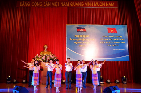 khai mac gap go huu nghi va hop tac nhan dan viet nam campuchia lan thu iv noi gap go cua nhung an tinh
