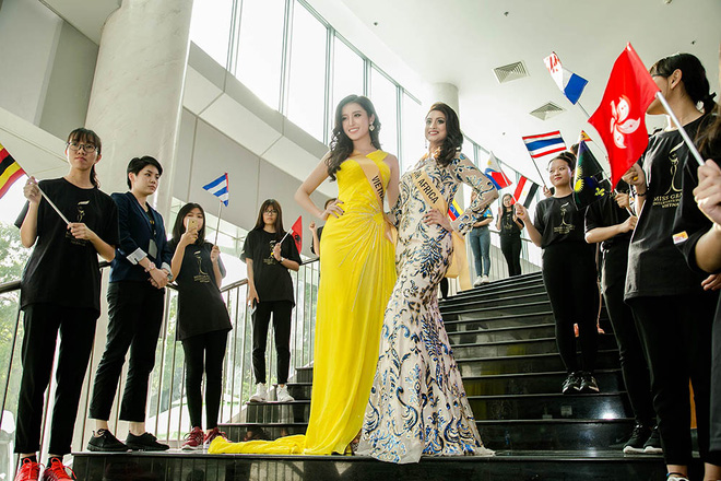 huyen my long lay dang kinh ngac giua dan thi sinh hoa hau hoa binh quoc te