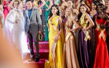 huyen my long lay dang kinh ngac giua dan thi sinh hoa hau hoa binh quoc te