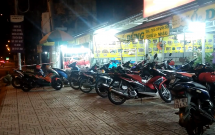 nhan vien bi 2 ke la mat dam tu vong tai quan oc o sai gon