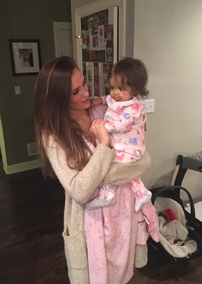 moi quen biet 3 tuan co giu tre da tang be gai 9 thang tuoi mon qua ma ca dong ho em chang the quen