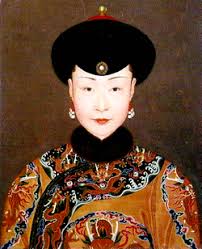 bi an ve vi hoang hau dang duoc yeu chieu bong bi that sung chet trong am uc dam tang khong khac gi no ti