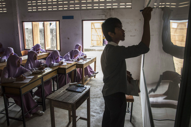 quoc te con gai 1110 hanh trinh den truong gian nan cua nhung be gai tren toan the gioi