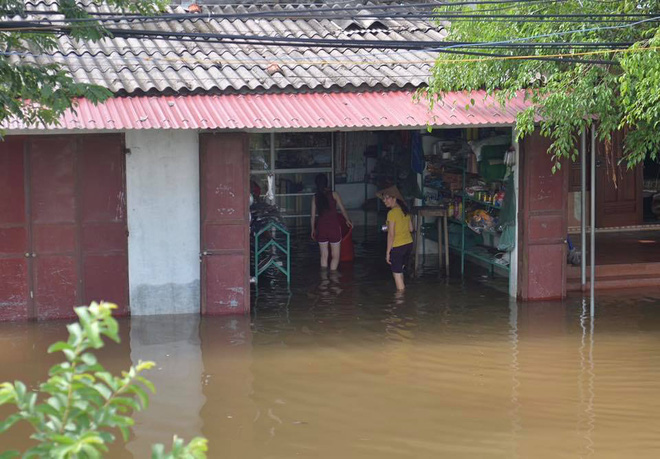 chum anh ninh binh nhieu noi nuoc ngap qua 2m duong vao khu du lich bai dinh bi co lap