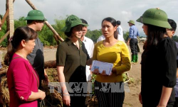 cac doan the ho tro gia dinh bi thiet hai do mua lu