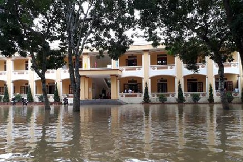 nong cong thanh hoa lu rut gan 2000 hoc sinh van chua the den truong