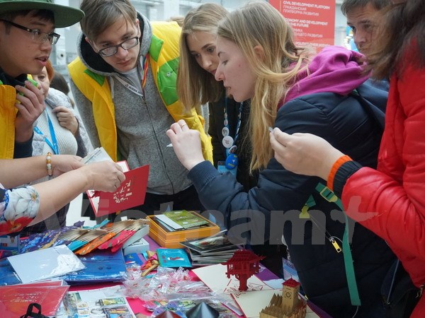 festival thanh nien va sinh vien 19 goc viet nam trong long be ban