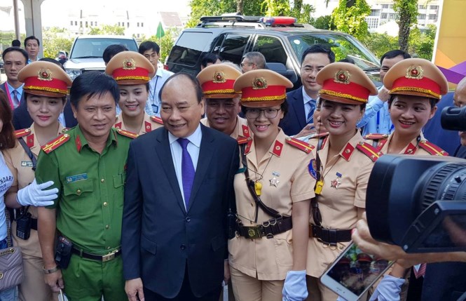 thu tuong nguyen xuan phuc cong dong apec can chung tay no luc gin giu moi truong hoa binh on dinh