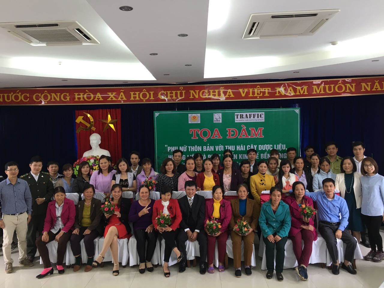 ton vinh phu nu trong hoat dong bao ton ben vung va phat trien kinh te dia phuong tai bac kan