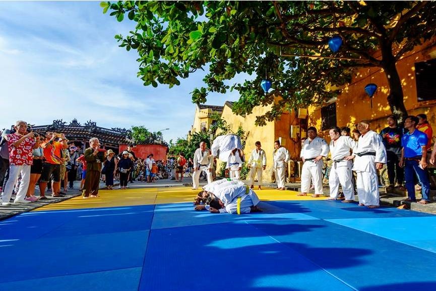 khai mac khong gian van hoa viet nhat tran ngap mau sac hap dan nhan dip apec 2017