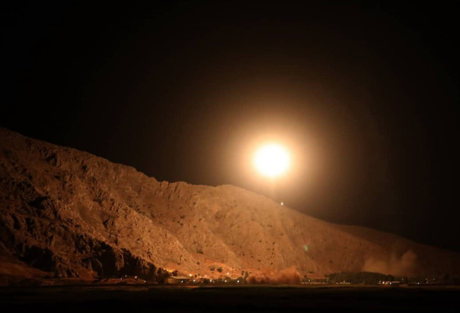 quan doi iran giang sam set bao lua vao khung bo o syria don thu da duoc thuc thi