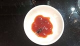 bang hoang phat hien con gian khi do chin su tuong ca trong chai moi nguyen ra dung