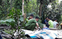 cu cai lon tieng 9x sat hai ban gai hon 13 tuoi roi lao vao xe may cay tu tu bat thanh