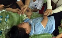 ninh binh hon 250 hoc sinh tieu hoc nhap vien nghi ngo doc