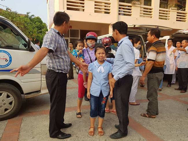vu hang tram hoc sinh o ninh binh nghi ngo doc ruoc ga co mui kinh lam con khong an