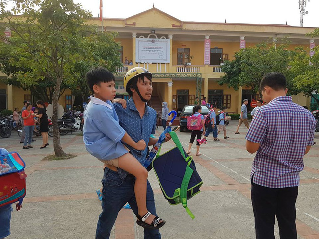 vu hang tram hoc sinh o ninh binh nghi ngo doc ruoc ga co mui kinh lam con khong an